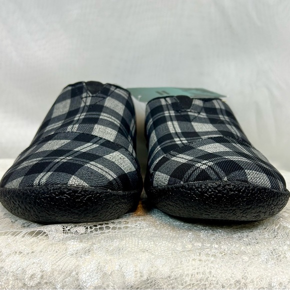 NWT Toms Mens Rodeo Slippers Black Plaid Rubber Sole Size 10 - Picture 5 of 13